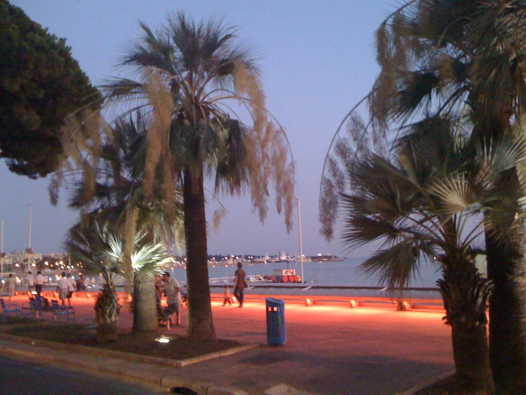 Appartement Cannes Sur Croisette Exteriör bild